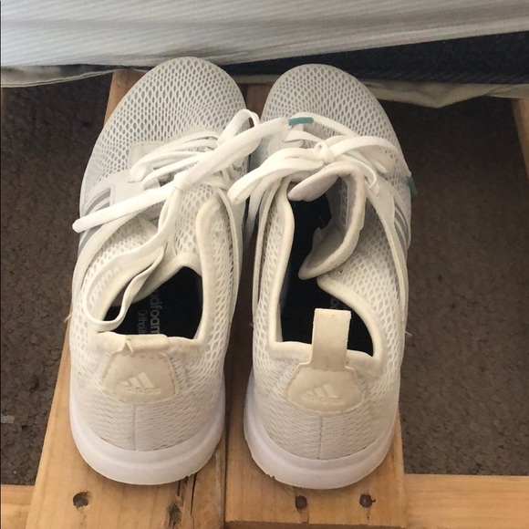 Adidas running shoes - Picture 3 of 4